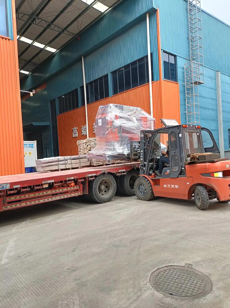 JD-700重力鑄造機(jī) 帶上下抽芯功能的高效裝卸搬運(yùn)解決方案